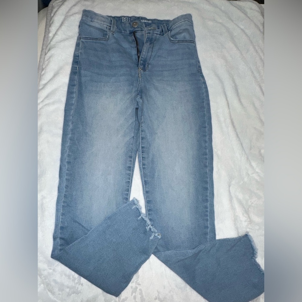 No Boundaries Size 9 Light Wash Skinny Jeans 💕